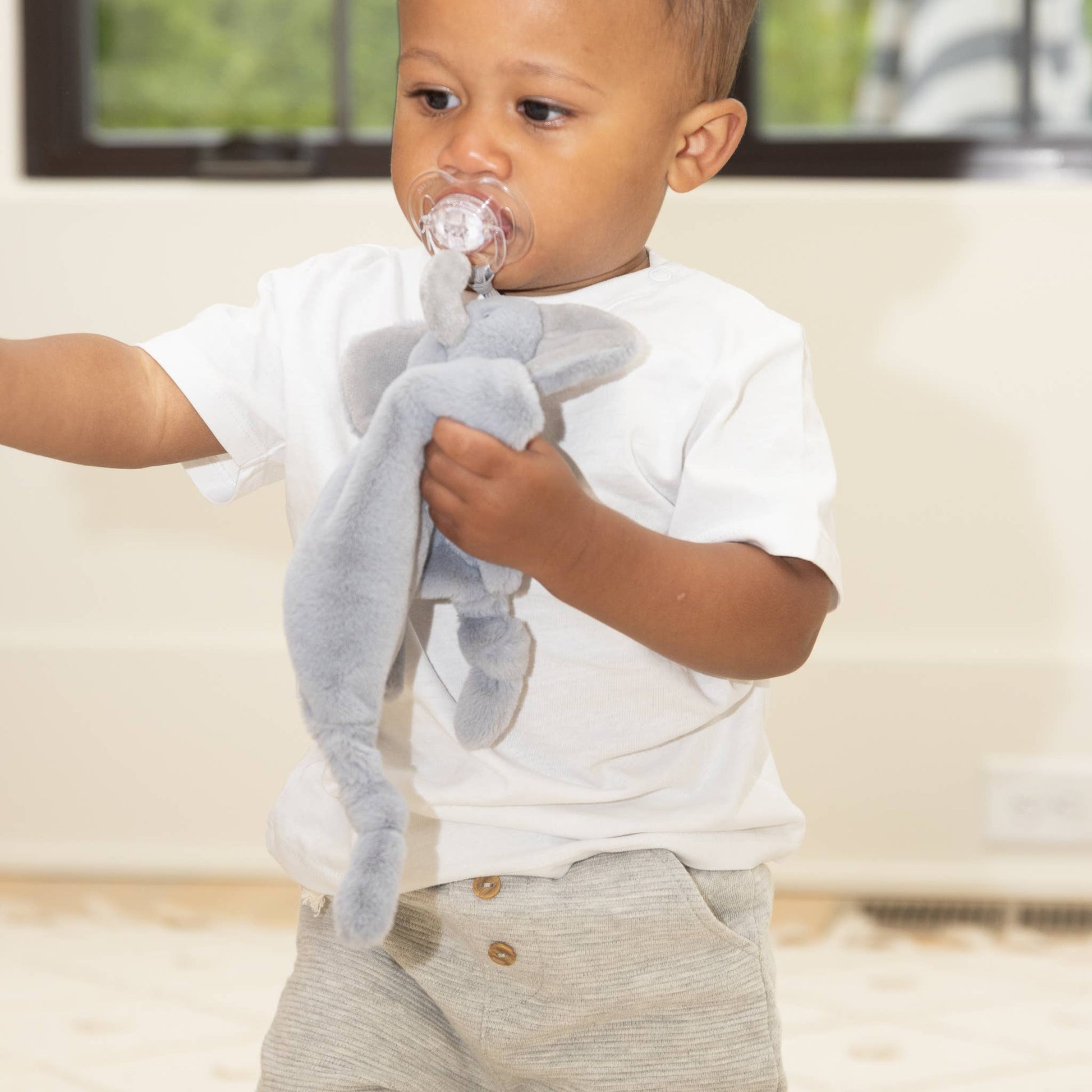 Bella Tunno - Pacifier Buddy Evie the Elephant Bella Tunno -better made easy-eco-friendly-sustainable-gifting